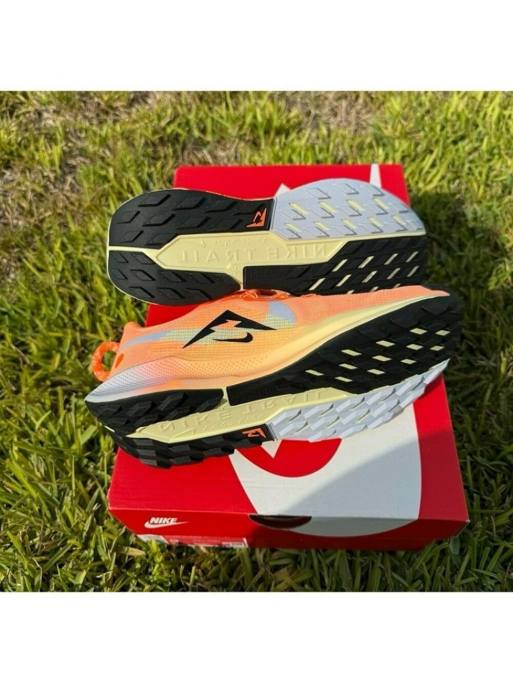 SIZE 10 WOMEN'S NIKE REACTX PEGASUS TRAIL 5 ORANGE PULSE / BLACK DV3865-800 - Picture 7 of 9